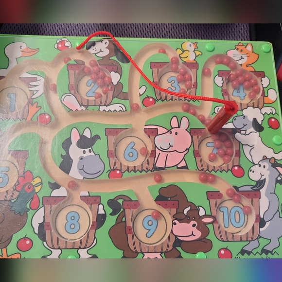 Melissa & Doug magnetic wand number maze 3+ - Picture 4 of 4